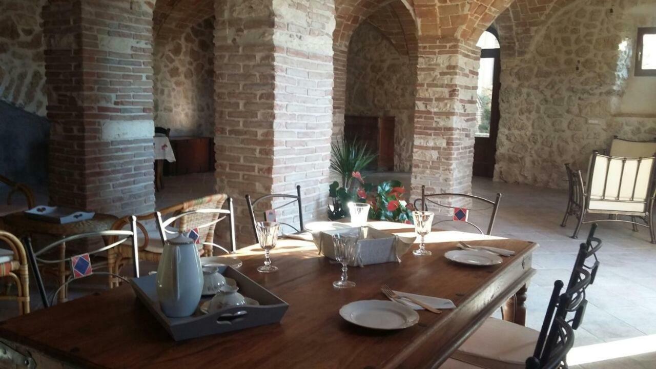 הוילה San Demetrio ne' Vestini Alloggi Agrituristici Antica Dimora מראה חיצוני תמונה