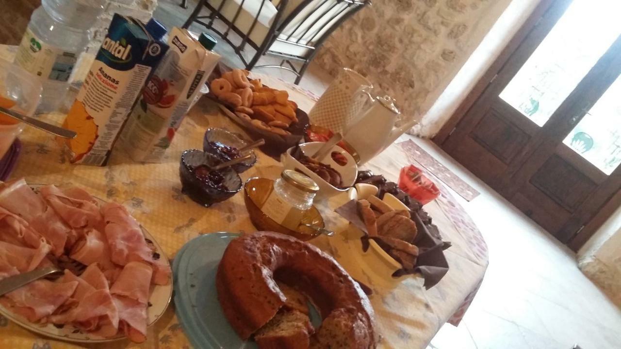 הוילה San Demetrio ne' Vestini Alloggi Agrituristici Antica Dimora מראה חיצוני תמונה