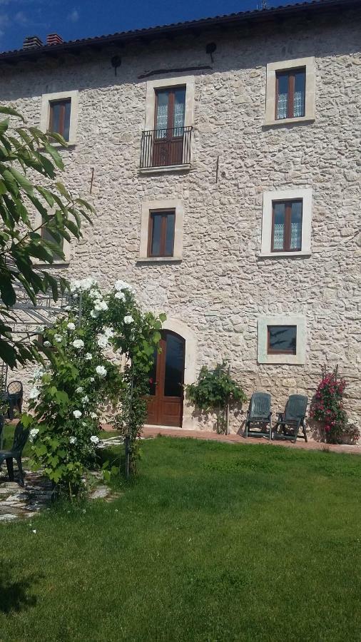 הוילה San Demetrio ne' Vestini Alloggi Agrituristici Antica Dimora מראה חיצוני תמונה